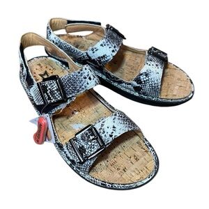NEW Mephisto Snake Print Comfort Sandal Sz 41